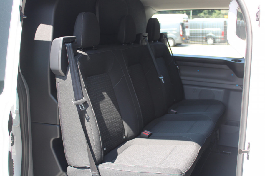 Ford Transit Custom 320 2.0 TDCI L2H1 Trend DC 136pk - Carplay - Android - Camera - Trekhaak - LED koplampen - Stoel + Stuurverwarming - Rijklaar