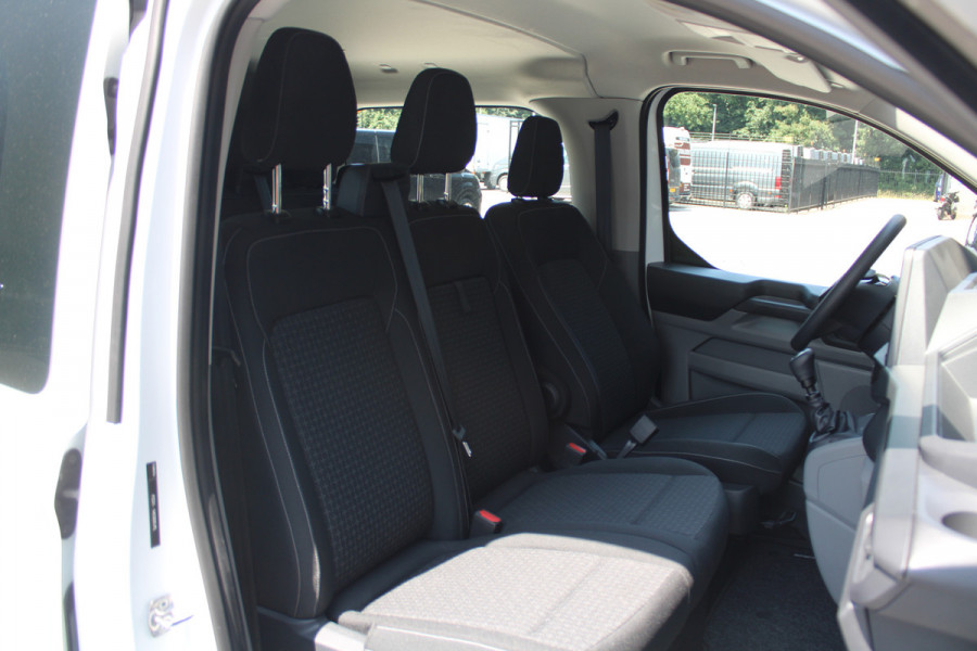 Ford Transit Custom 320 2.0 TDCI L2H1 Trend DC 136pk - Carplay - Android - Camera - Trekhaak - LED koplampen - Stoel + Stuurverwarming - Rijklaar