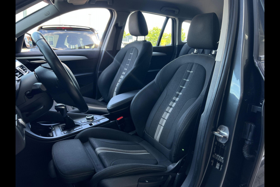 BMW X1 sDrive18i Centennial High Executive NL AUTO | CAMERA | STOELVERW | NAVI | TREKHAAK |
