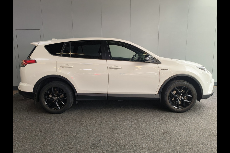 Toyota RAV4 2.5 Hybrid AWD Style 155PK 2019 Rijklaar + 12 maanden Bovag-garantie Henk Jongen Auto's in Helmond,  al 50 jaar service zoals 't hoort!
