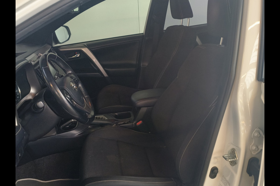 Toyota RAV4 2.5 Hybrid AWD Style 155PK 2019 Rijklaar + 12 maanden Bovag-garantie Henk Jongen Auto's in Helmond,  al 50 jaar service zoals 't hoort!