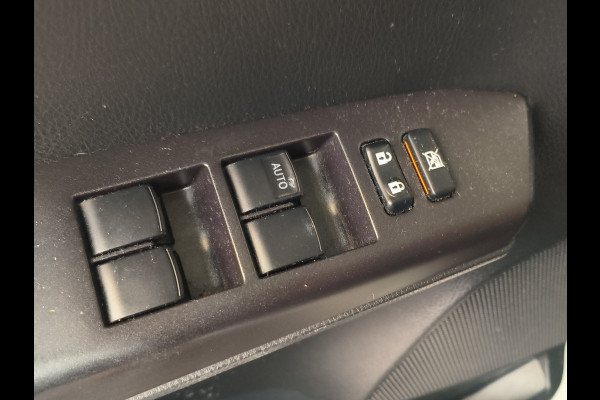 Toyota RAV4 2.5 Hybrid AWD Style 155PK 2019 Rijklaar + 12 maanden Bovag-garantie Henk Jongen Auto's in Helmond,  al 50 jaar service zoals 't hoort!
