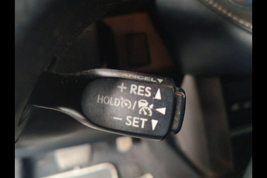 Toyota RAV4 2.5 Hybrid AWD Style 155PK 2019 Rijklaar + 12 maanden Bovag-garantie Henk Jongen Auto's in Helmond,  al 50 jaar service zoals 't hoort!