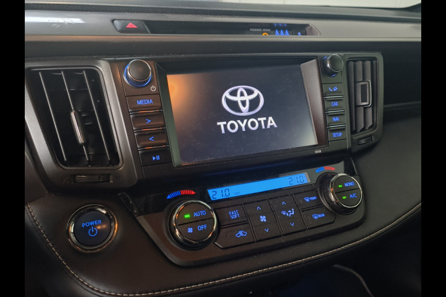 Toyota RAV4 2.5 Hybrid AWD Style 155PK 2019 Rijklaar + 12 maanden Bovag-garantie Henk Jongen Auto's in Helmond,  al 50 jaar service zoals 't hoort!