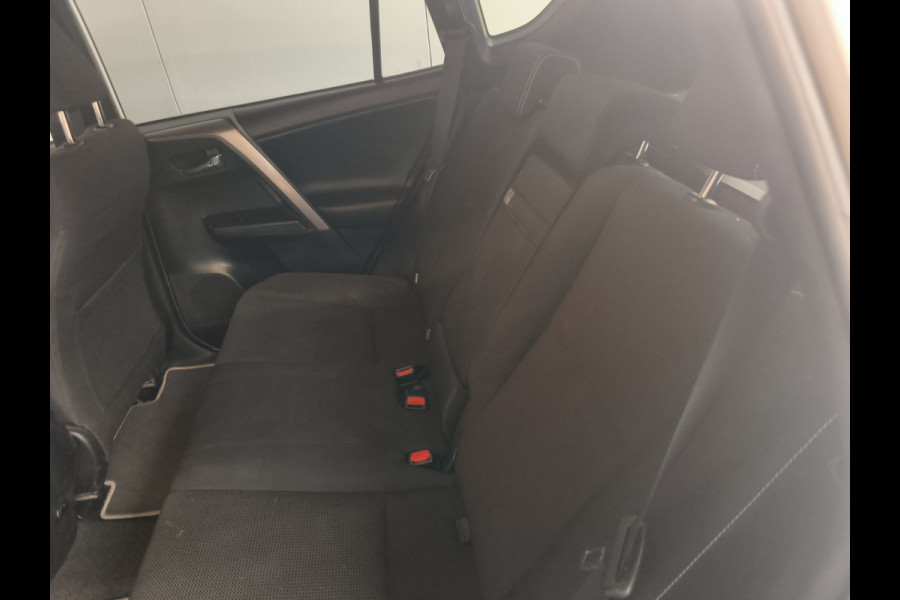 Toyota RAV4 2.5 Hybrid AWD Style 155PK 2019 Rijklaar + 12 maanden Bovag-garantie Henk Jongen Auto's in Helmond,  al 50 jaar service zoals 't hoort!