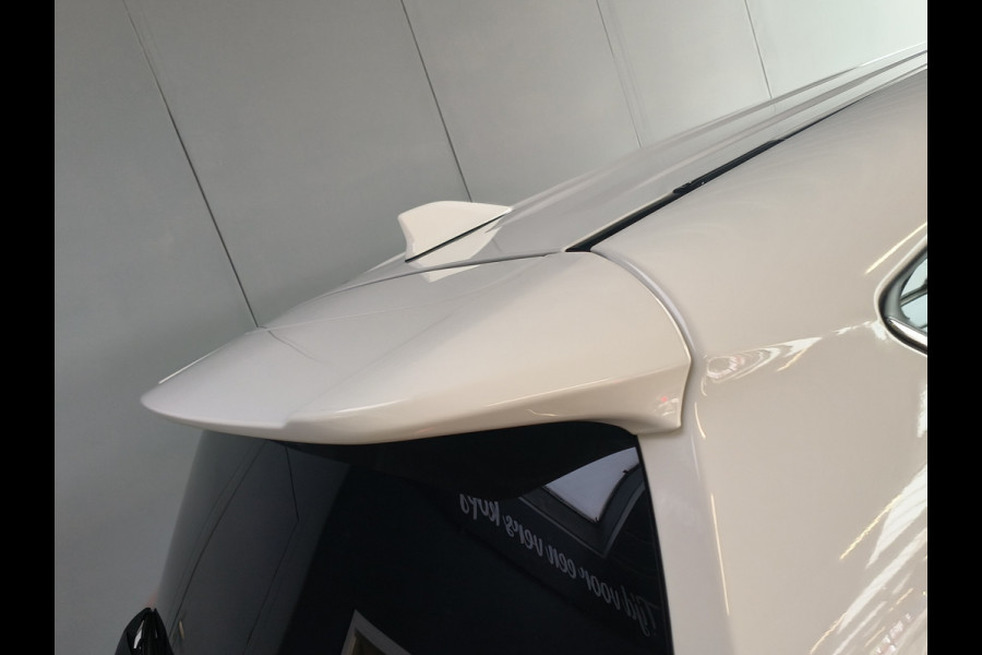 Toyota RAV4 2.5 Hybrid AWD Style 155PK 2019 Rijklaar + 12 maanden Bovag-garantie Henk Jongen Auto's in Helmond,  al 50 jaar service zoals 't hoort!