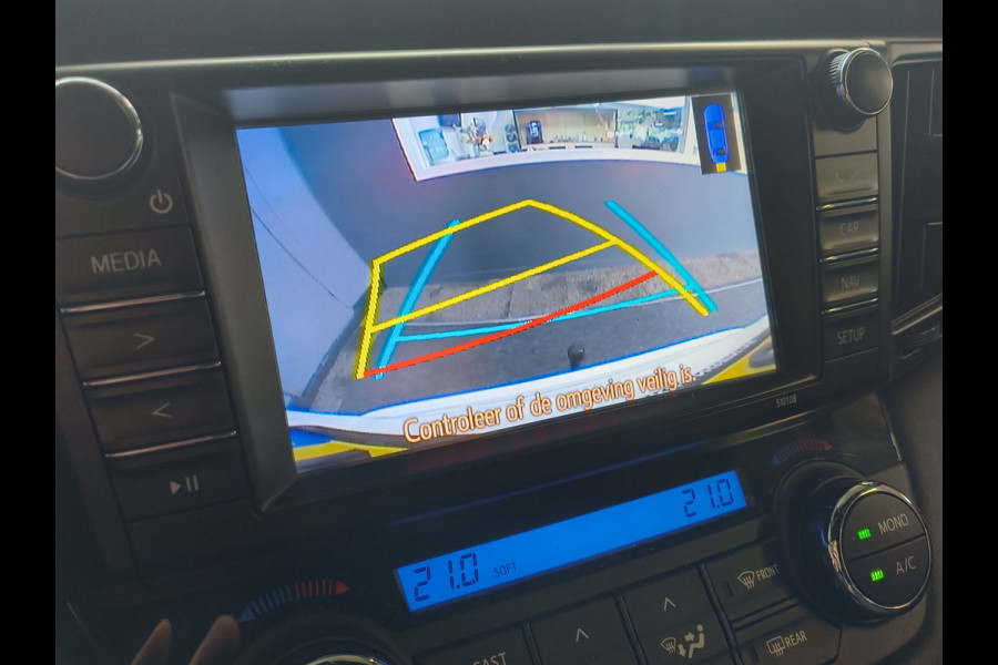 Toyota RAV4 2.5 Hybrid AWD Style 155PK 2019 Rijklaar + 12 maanden Bovag-garantie Henk Jongen Auto's in Helmond,  al 50 jaar service zoals 't hoort!