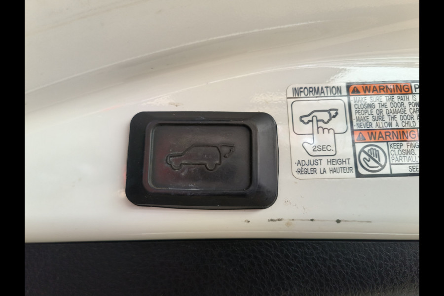 Toyota RAV4 2.5 Hybrid AWD Style 155PK 2019 Rijklaar + 12 maanden Bovag-garantie Henk Jongen Auto's in Helmond,  al 50 jaar service zoals 't hoort!