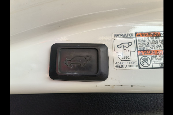 Toyota RAV4 2.5 Hybrid AWD Style 155PK 2019 Rijklaar + 12 maanden Bovag-garantie Henk Jongen Auto's in Helmond,  al 50 jaar service zoals 't hoort!