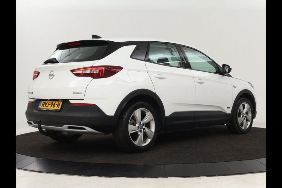 Opel Grandland X 1.6 Turbo Hybrid Elegance | Trekhaak | Stoelverwarming | Camera | Carplay | Climate control | Keyless | Navigatie | Full LED | PHEV