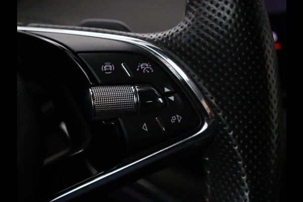 Škoda ENYAQ iV 80 Sportline | Stoelverwarming | Adaptive cruise | Trekhaak | Camera | Matrix LED | Carplay | Leder/Alcantara | Keyless | Stuurverwarming