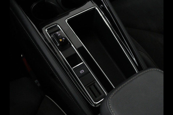 Škoda ENYAQ iV 80 Sportline | Stoelverwarming | Adaptive cruise | Trekhaak | Camera | Matrix LED | Carplay | Leder/Alcantara | Keyless | Stuurverwarming
