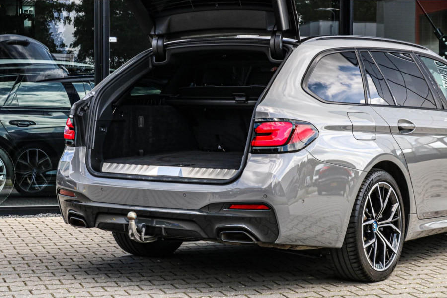 BMW 5 Serie Touring 530e M-SPORT - PANO - TREKHAAK - LASER - HARMAN - VOL!!!