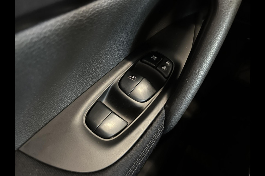 Nissan QASHQAI 1.2 Acenta Airco Cruise Control Parkeersensoren achter Lichtmetalen velgen
