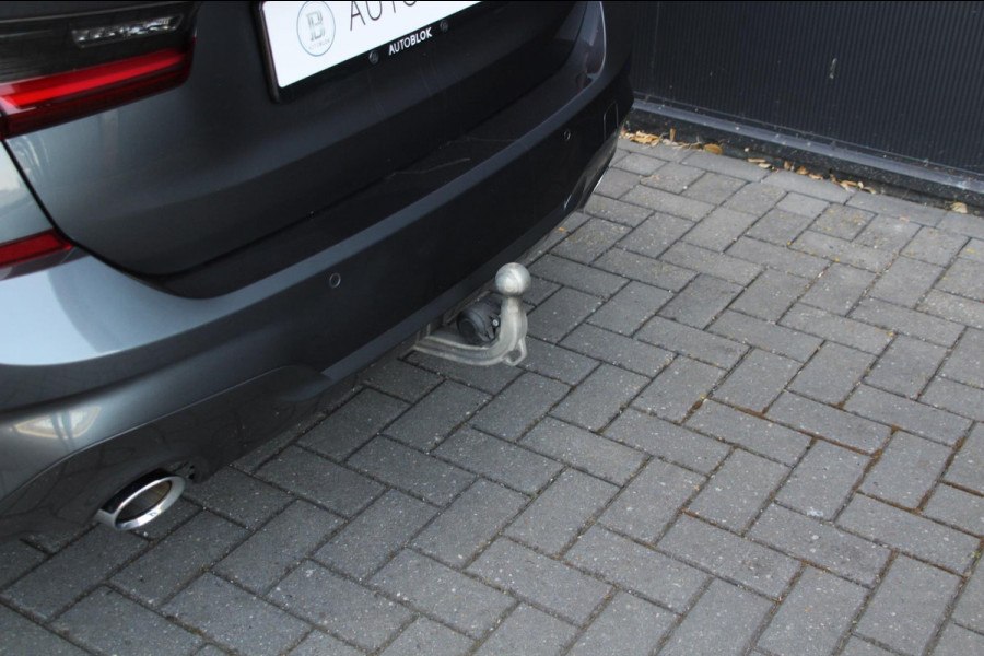 BMW 3 Serie Touring 330e M-Sport | Pano | Trekhaak | Laser | Leder |