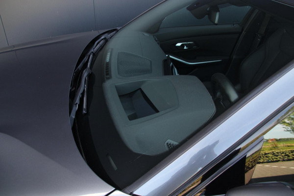 BMW 3 Serie Touring 330e M-Sport | Pano | Trekhaak | Laser | Leder |