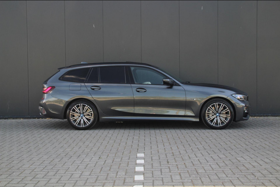 BMW 3 Serie Touring 330e M-Sport | Pano | Trekhaak | Laser | Leder |