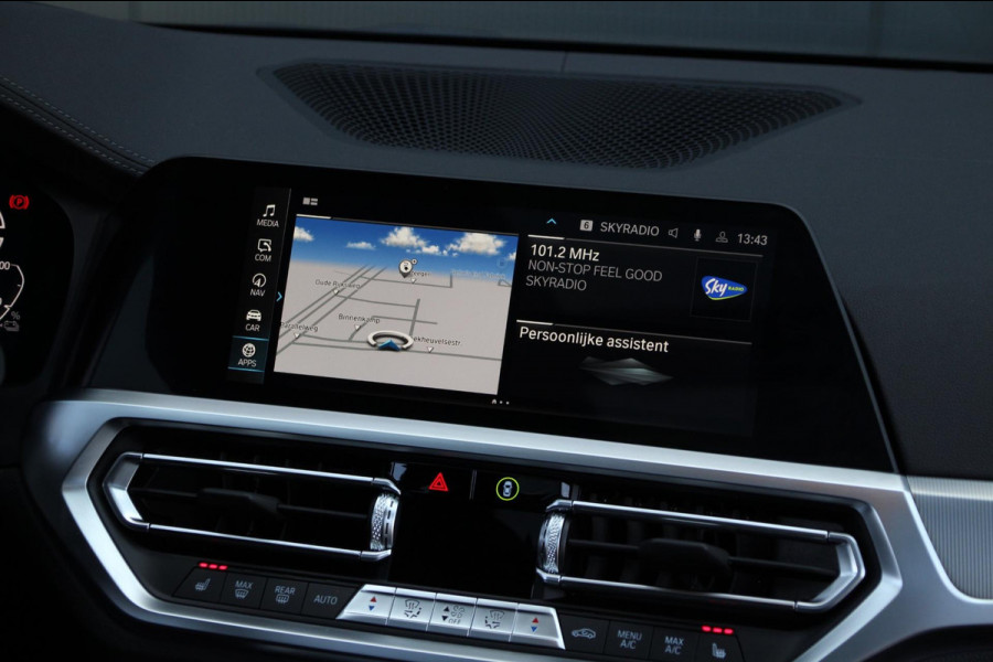 BMW 3 Serie Touring 330e M-Sport | Pano | Trekhaak | Laser | Leder |