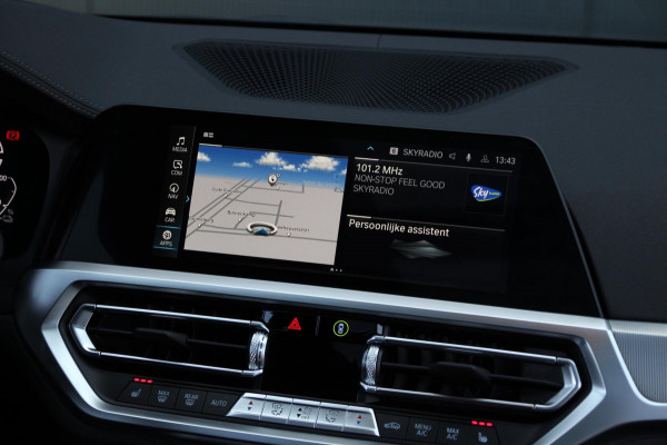 BMW 3 Serie Touring 330e M-Sport | Pano | Trekhaak | Laser | Leder |