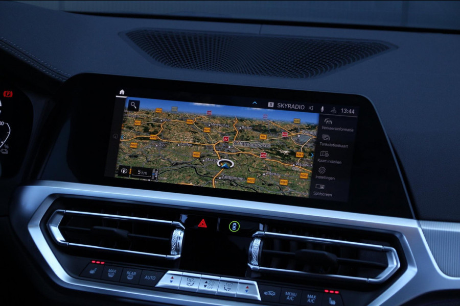 BMW 3 Serie Touring 330e M-Sport | Pano | Trekhaak | Laser | Leder |