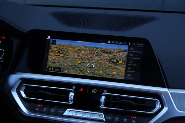 BMW 3 Serie Touring 330e M-Sport | Pano | Trekhaak | Laser | Leder |