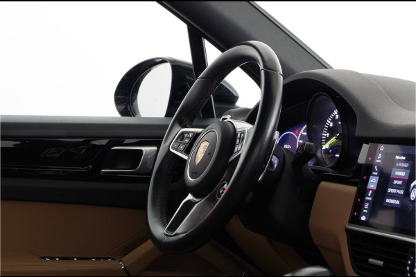 Porsche Cayenne 3.0 E-Hybrid 463pk > Pano.schuif/Sport-Chrono/Porsche Active Suspension/Trekhaak...
