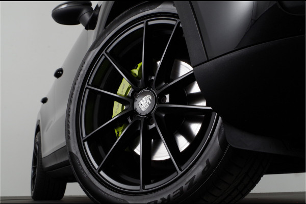 Porsche Cayenne 3.0 E-Hybrid 463pk > Pano.schuif/Sport-Chrono/Porsche Active Suspension/Trekhaak...