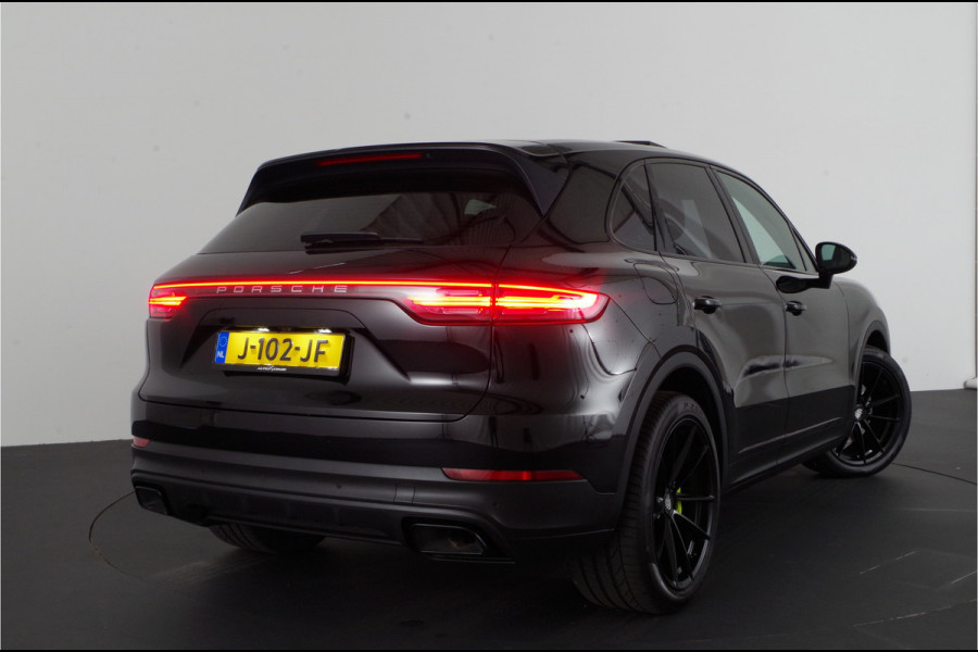 Porsche Cayenne 3.0 E-Hybrid 463pk > Pano.schuif/Sport-Chrono/Porsche Active Suspension/Trekhaak...