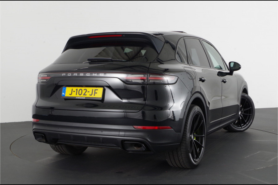Porsche Cayenne 3.0 E-Hybrid 463pk > Pano.schuif/Sport-Chrono/Porsche Active Suspension/Trekhaak...
