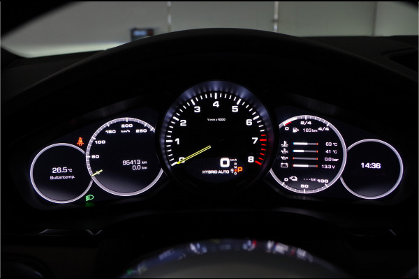Porsche Cayenne 3.0 E-Hybrid 463pk > Pano.schuif/Sport-Chrono/Porsche Active Suspension/Trekhaak...