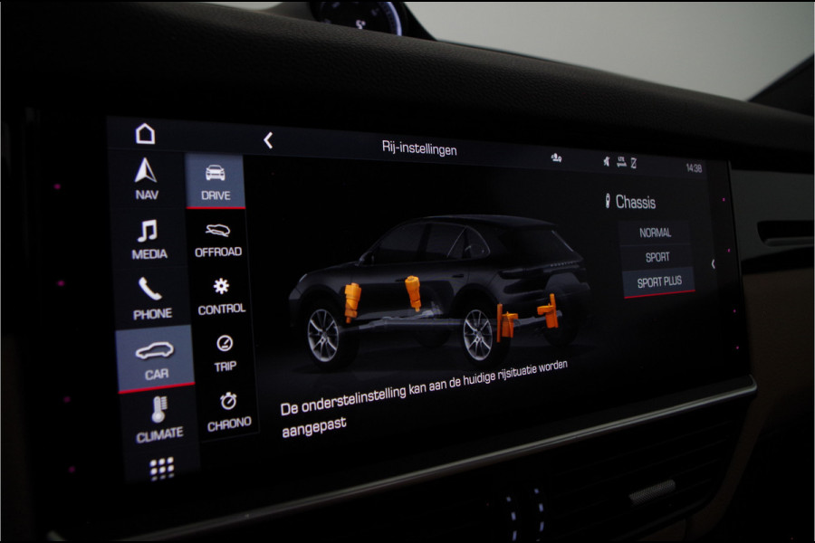 Porsche Cayenne 3.0 E-Hybrid 463pk > Pano.schuif/Sport-Chrono/Porsche Active Suspension/Trekhaak...