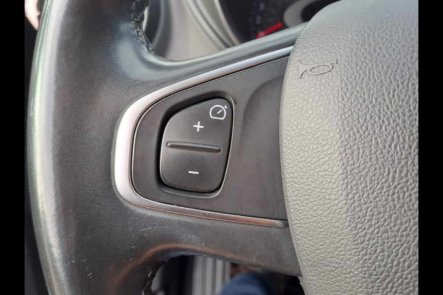Renault Captur 0.9 TCe Intens | Xenon | Trekhaak | Stoelverwarming | R-link | Navi | PDC