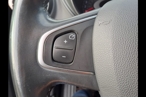 Renault Captur 0.9 TCe Intens | Xenon | Trekhaak | Stoelverwarming | R-link | Navi | PDC