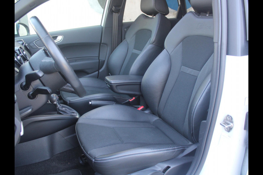 Audi A1 Sportback 1.4 TFSI Sport S line Edition | ELEKTRISCH SCHUIFDAK | NAVIGATIE | TREKHAAK |