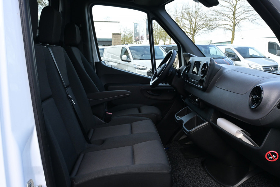 Mercedes-Benz Sprinter 317 CDI L2H2 RWD 3500kg Trekhaak, MBUX met camera, Apple Carplay/Android Auto