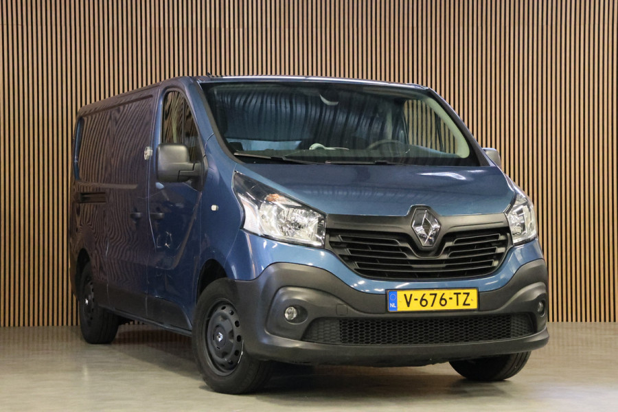 Renault Trafic 1.6 dCi L2H1 | Camera | Cruise control | Airco | Cruise control | Navigatie | Trekhaak | PDC | Euro 6 | NAP Logisch
