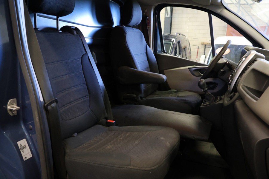 Renault Trafic 1.6 dCi L2H1 | Camera | Cruise control | Airco | Cruise control | Navigatie | Trekhaak | PDC | Euro 6 | NAP Logisch