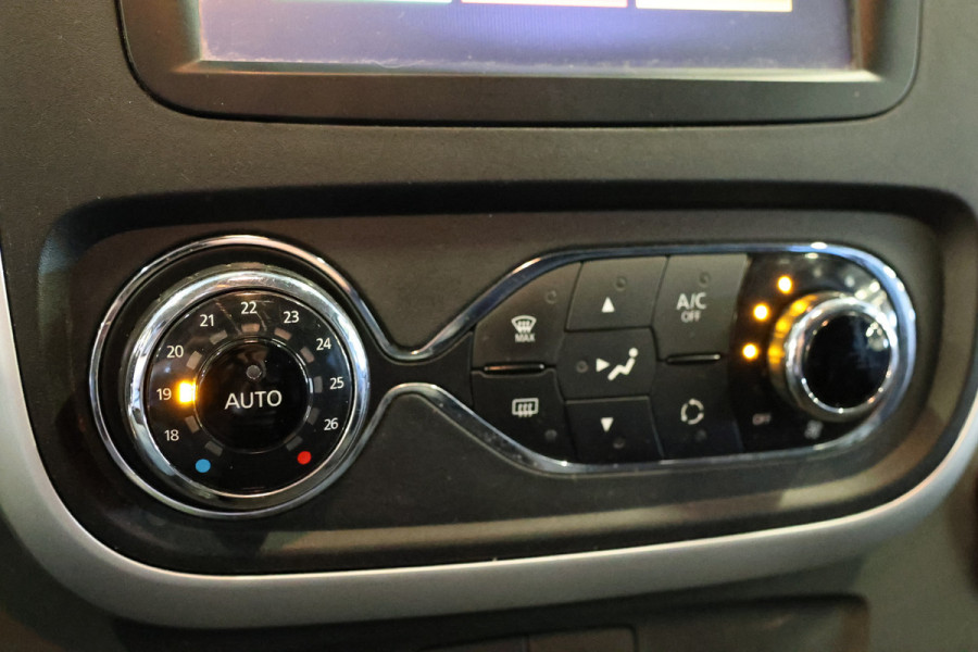 Renault Trafic 1.6 dCi L2H1 | Camera | Cruise control | Airco | Cruise control | Navigatie | Trekhaak | PDC | Euro 6 | NAP Logisch