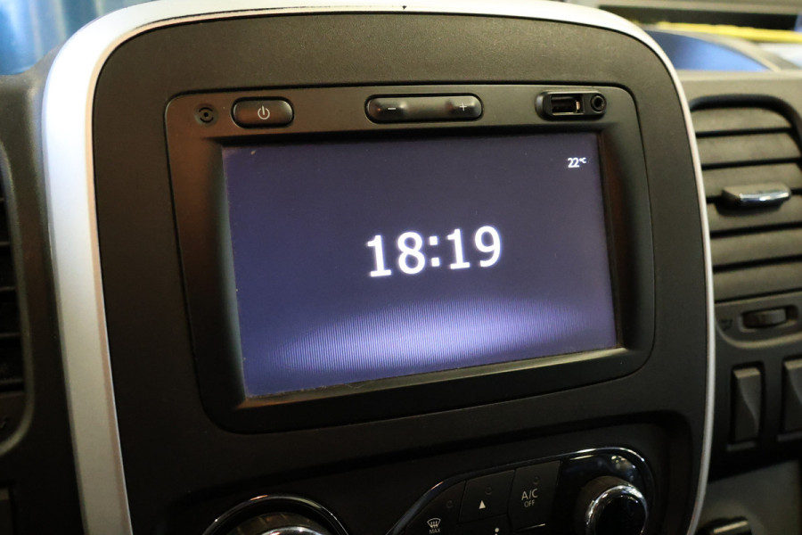 Renault Trafic 1.6 dCi L2H1 | Camera | Cruise control | Airco | Cruise control | Navigatie | Trekhaak | PDC | Euro 6 | NAP Logisch