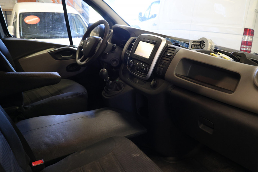 Renault Trafic 1.6 dCi L2H1 | Camera | Cruise control | Airco | Cruise control | Navigatie | Trekhaak | PDC | Euro 6 | NAP Logisch