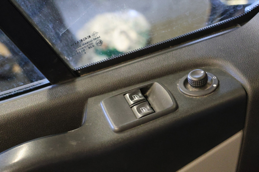 Renault Trafic 1.6 dCi L2H1 | Camera | Cruise control | Airco | Cruise control | Navigatie | Trekhaak | PDC | Euro 6 | NAP Logisch