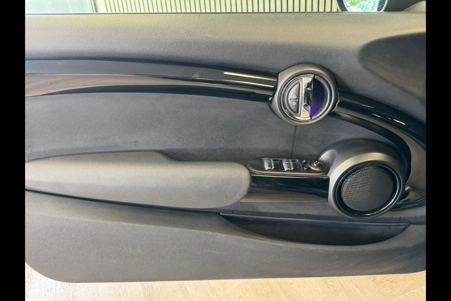MINI Cabrio 2.0 Cooper S Chili Serious Business AIRCO NAVIGATIE STOELVERWARMING KEYLESS-GO PDC CRUISE START/STOP USB AUX