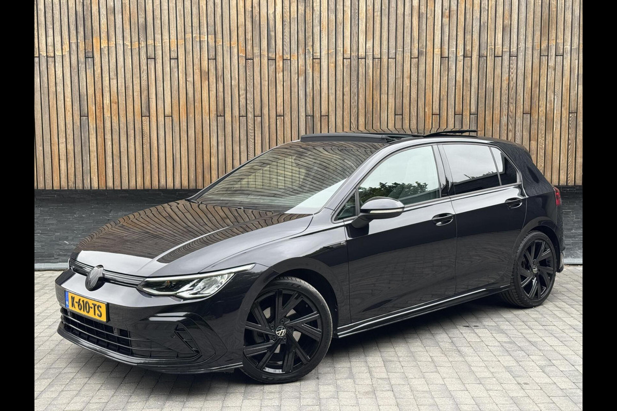Volkswagen Golf 1.5 eTSI R-Line Automaat | Panoramadak | LED | Black Style | Harman/Kardon HiFi | Achteruitrijcamera | Sfeerverlichting | Trekha Volkswagen Golf 1.5 eTSI R-Line Automaat | Panoramadak | LED | Black Style | Harman/Kardon HiFi | Achteruitrijcamera | Sfeerverlichting | Trekha