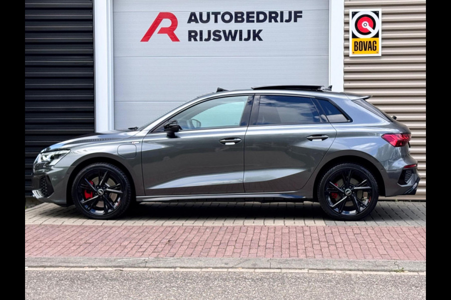 Audi A3 Sportback 45 TFSI e S edition Competition RS zetels/Pano/Sfeer