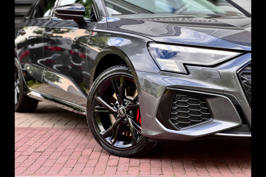 Audi A3 Sportback 45 TFSI e S edition Competition RS zetels/Pano/Sfeer