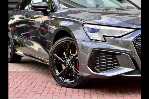 Audi A3 Sportback 45 TFSI e S edition Competition RS zetels/Pano/Sfeer
