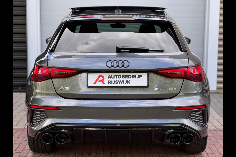 Audi A3 Sportback 45 TFSI e S edition Competition RS zetels/Pano/Sfeer