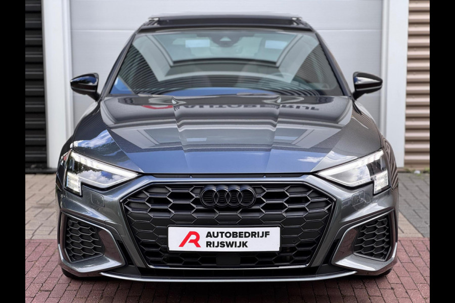 Audi A3 Sportback 45 TFSI e S edition Competition RS zetels/Pano/Sfeer