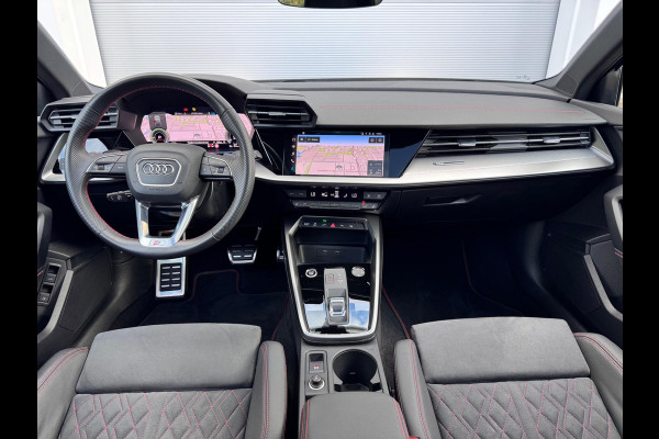 Audi A3 Sportback 45 TFSI e S edition Competition RS zetels/Pano/Sfeer