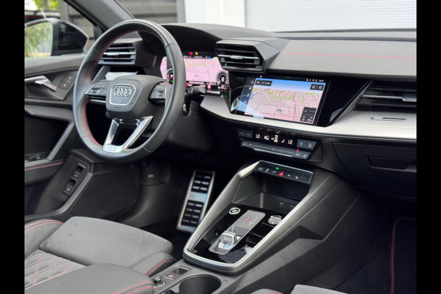 Audi A3 Sportback 45 TFSI e S edition Competition RS zetels/Pano/Sfeer